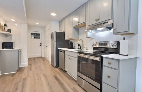 Redmont Park Apartment | City Overlook w/Pool & Extra Large Balcony