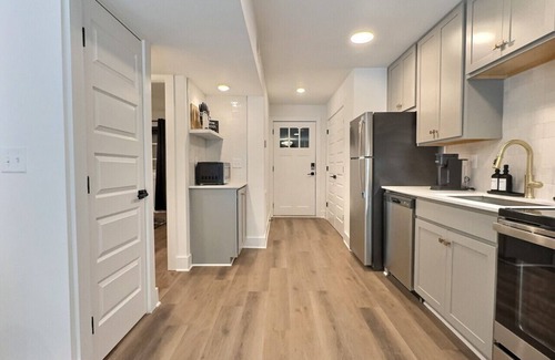 Redmont Park Apartment | City Overlook w/Pool & Extra Large Balcony