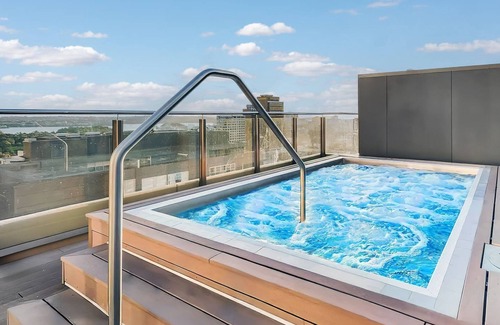 Darlinghurst Apartment | City Pad with Hyde Park Views, Walk to Everything!