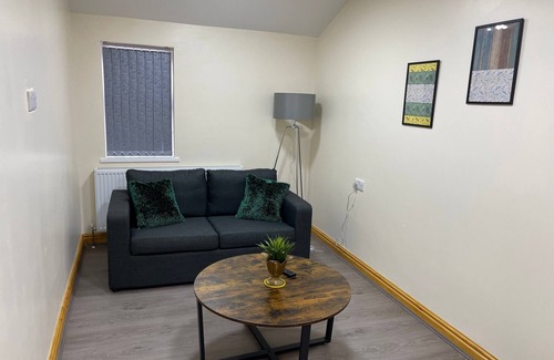 Edgbaston Apartment | City Road Birmingham Apartment from Oofy - Apt 4