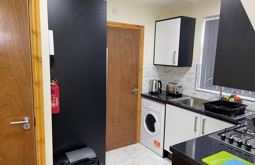 Edgbaston Apartment | City Road Birmingham Studio from Oofy - Studio 6