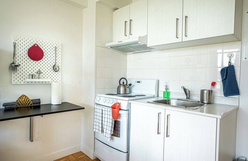 Downtown Montreal Apartment | City Serenity Haven