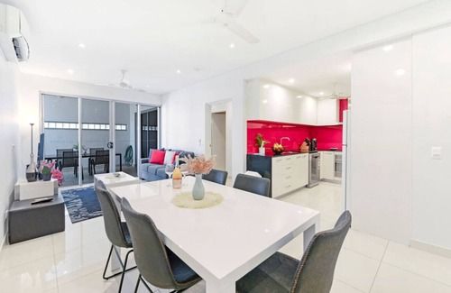Darwin City Centre Condo | City Skyline & Sea Views: Parking~Pool~Gym