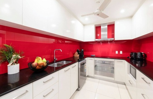 Darwin City Centre Condo | City Skyline & Sea Views: Parking~Pool~Gym