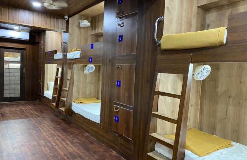 Pajifond Hostel | City Stay Deluxe AC Dormitory