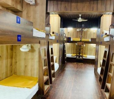 Pajifond Hostel | City Stay Deluxe AC Dormitory