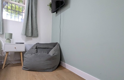 Askew Apartment | City Studio A1 - Brand new modern studio