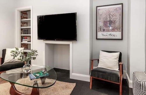 Darlinghurst House | City Terrace Gem -- In The Heart Of The City