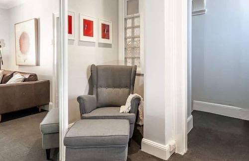 Darlinghurst House | City Terrace Gem -- In The Heart Of The City