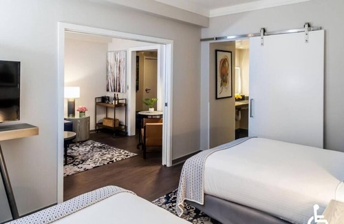 Downtown Portland Hotel | City Unit: Upscale Suite + Sustainability + Prime Location = Heathman Hotel