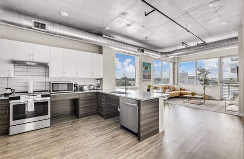 St. Petersburg - Clearwater Apartment | City Vibes 2BR | Walk Everywhere in DWNTN St. Pete