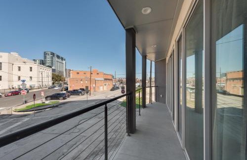 Downtown Dallas Apartment | City View 2BR Apartments