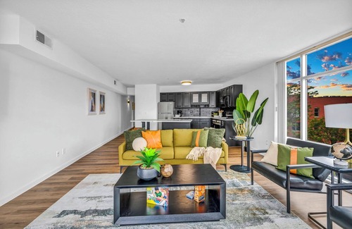 The Flats Apartment | City-view, Free Parking, 24/7 Gym