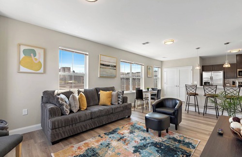 Newark Apartment | City Views 1BR Free-Parking- Close to NYC