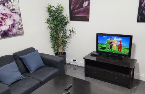 Broken Hill House | City Villa 41 Blende st Broken Hill NSW 2880