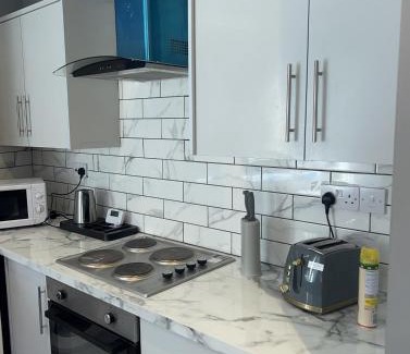 Newcastle-upon-Tyne Apartment | City West Apartments 3 bedroom large & modern Apartment