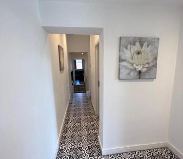 Newcastle-upon-Tyne Apartment | City West Apartments 3 bedroom large & modern Apartment