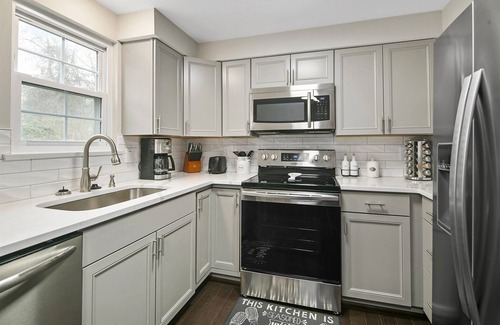 Countryside House | CityLimits: Charming Townhome 40 Min from DC