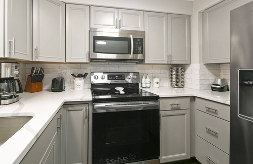 Countryside House | CityLimits: Charming Townhome 40 Min from DC