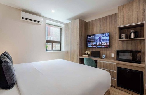 Gay Village Hotel | Cityline King – MTL Village