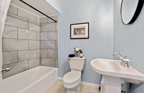 South Side Apartment | Cityscape Charm | Al Fresco | Night Buzz