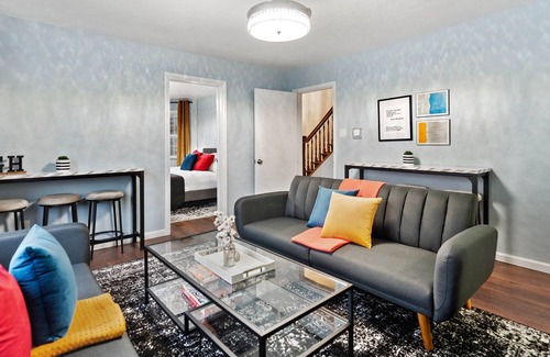 South Side Apartment | Cityscape Charm | Al Fresco | Night Buzz