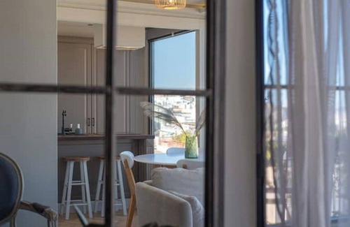 Pangrati Apartment | Cityscape Elegance Loft in Athensnn