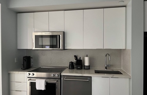 Downtown Toronto Hotel | Cityscape Luxury 1-bedroom