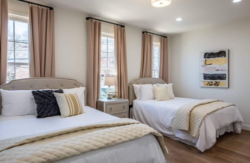Redmont Park House | Cityscape Oasis at The Golden | Contemporary Design, Spectacular Sunset Views