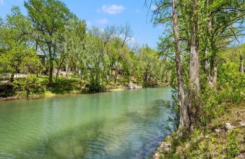 Canyon Lake House | CL 954 River Cliff Retreat