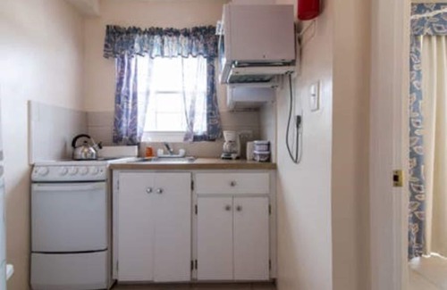 Warwick Apartment | Clairfont, Jobson's Cove/Warwick Long Bay/Horseshoe Beach - APARTMENT 1