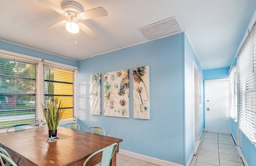 Bayview Cottage | Clam Bayou Cottage-Eclectic Gulfport 3B2B-Patio-King Bed