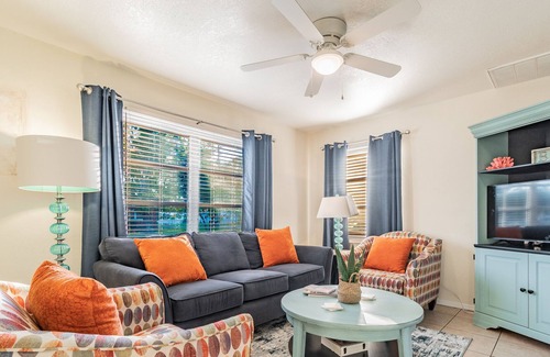 Bayview Cottage | Clam Bayou Cottage-Eclectic Gulfport 3B2B-Patio-King Bed