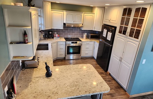 Grayland House | Clamming Dates thru Jan 6! Oceanfront on Grayland Beach; Wi-fi & Workspacesn