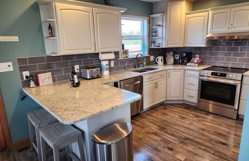 Grayland House | Clamming Dates thru Jan 6! Oceanfront on Grayland Beach; Wi-fi & Workspacesn