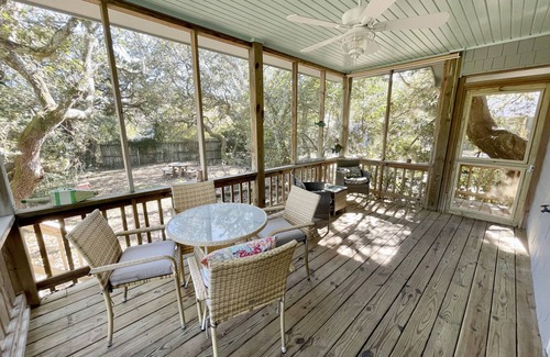 Ocracoke House | Clara de Luna: Private location. Close to village activities.