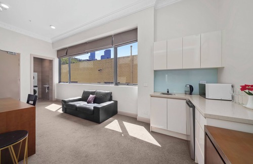 South Melbourne Hotel | Clarendon Hotel Melbourne