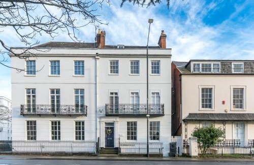 Leamington Spa Apartment | Clarendon Place - Stunning 1BD in Leamington Spa!