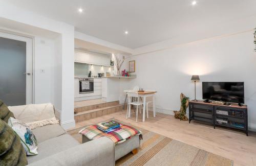 Leamington Spa Apartment | Clarendon Place - Stunning 1BD in Leamington Spa!