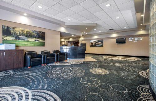 Brandon Hotel | Clarion Hotel & Suites