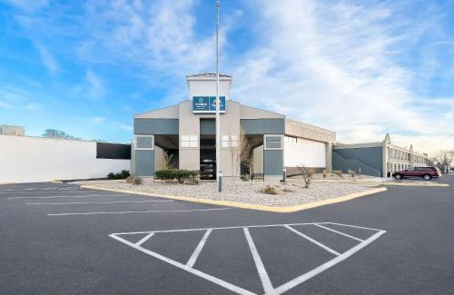 Kearney Hotel | Clarion Inn & Suites and Convention Center