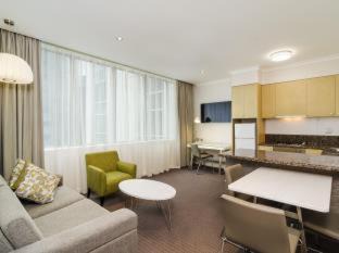 Melbourne Central Business District Hotel | Clarion Suites Gateway