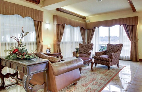 Vidalia Hotel | Clarion Suites