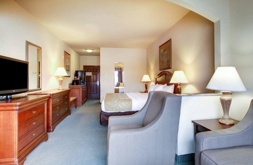 Vidalia Hotel | Clarion Suites