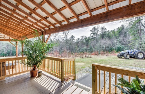 Clarkesville Cottage | Clarkesville 'rustic Hideaway' on 38-acre Farm!