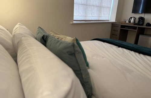 Shrewsbury Apartment | Class Stays - Room 5
