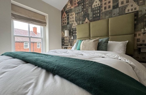 Shrewsbury Apartment | Class Stays - Room 7
