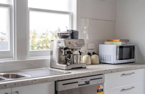 Latrobe House | Classic 1800s Charmer with WiFi and Parking