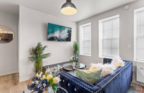 New Center Detroit Apartment | Classic 2BR Detroit