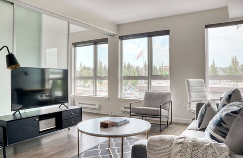 West Woodland Apartment | Classic Ballard 1BR w/ BBQ, Lounge & W/D, onsite retail, by Blueground